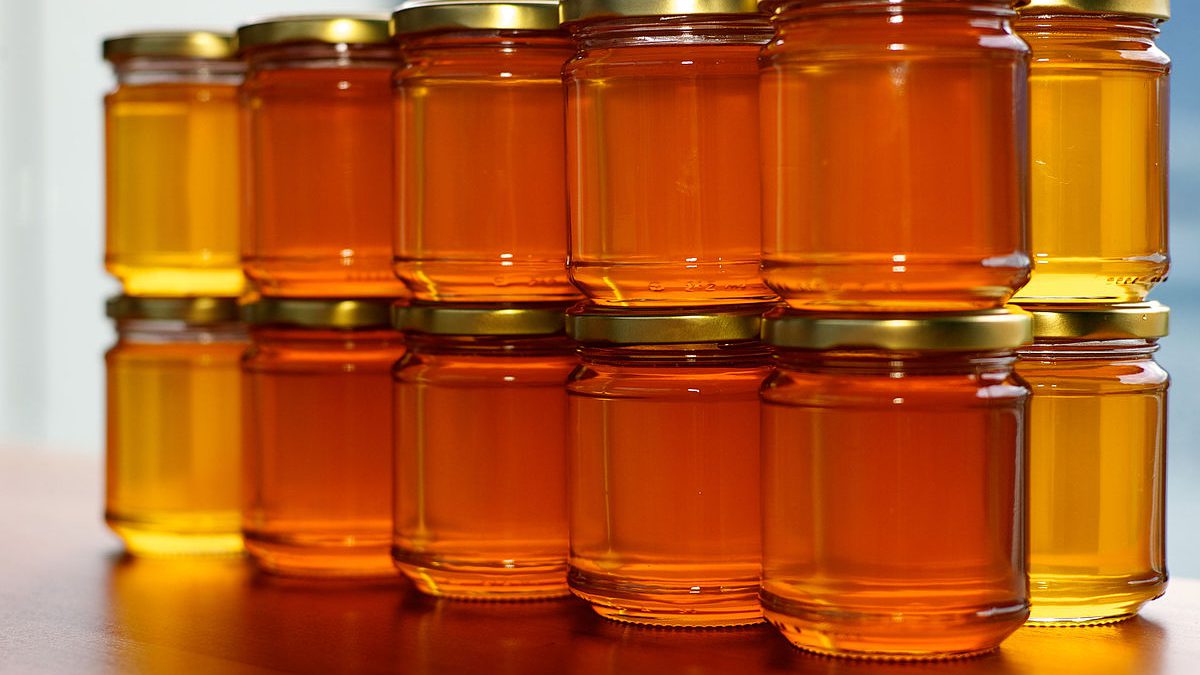 Storing and Preserving Natural Honey
