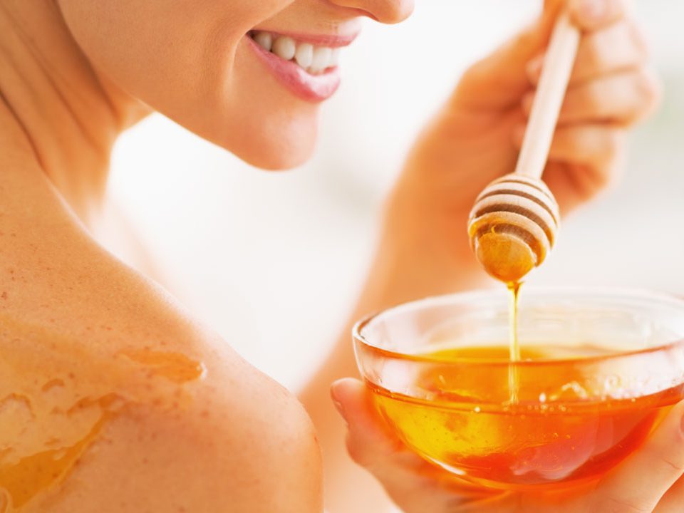 Using honey to have a soft and better skin in jbghoney